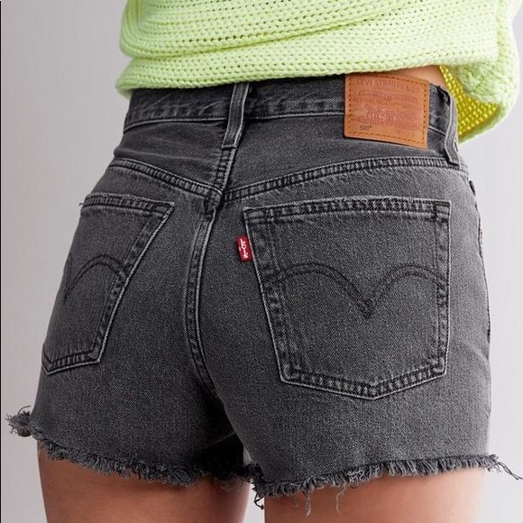 Levi’s 501 Shorts - Picture 3 of 3